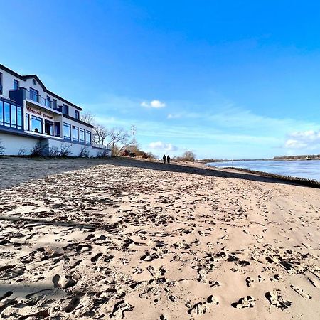 Gaestehaus Weserblick Am Weser-Sandstrand Berne Zewnętrze zdjęcie