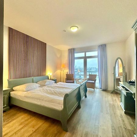 Gaestehaus Weserblick Am Weser-Sandstrand Berne Zewnętrze zdjęcie
