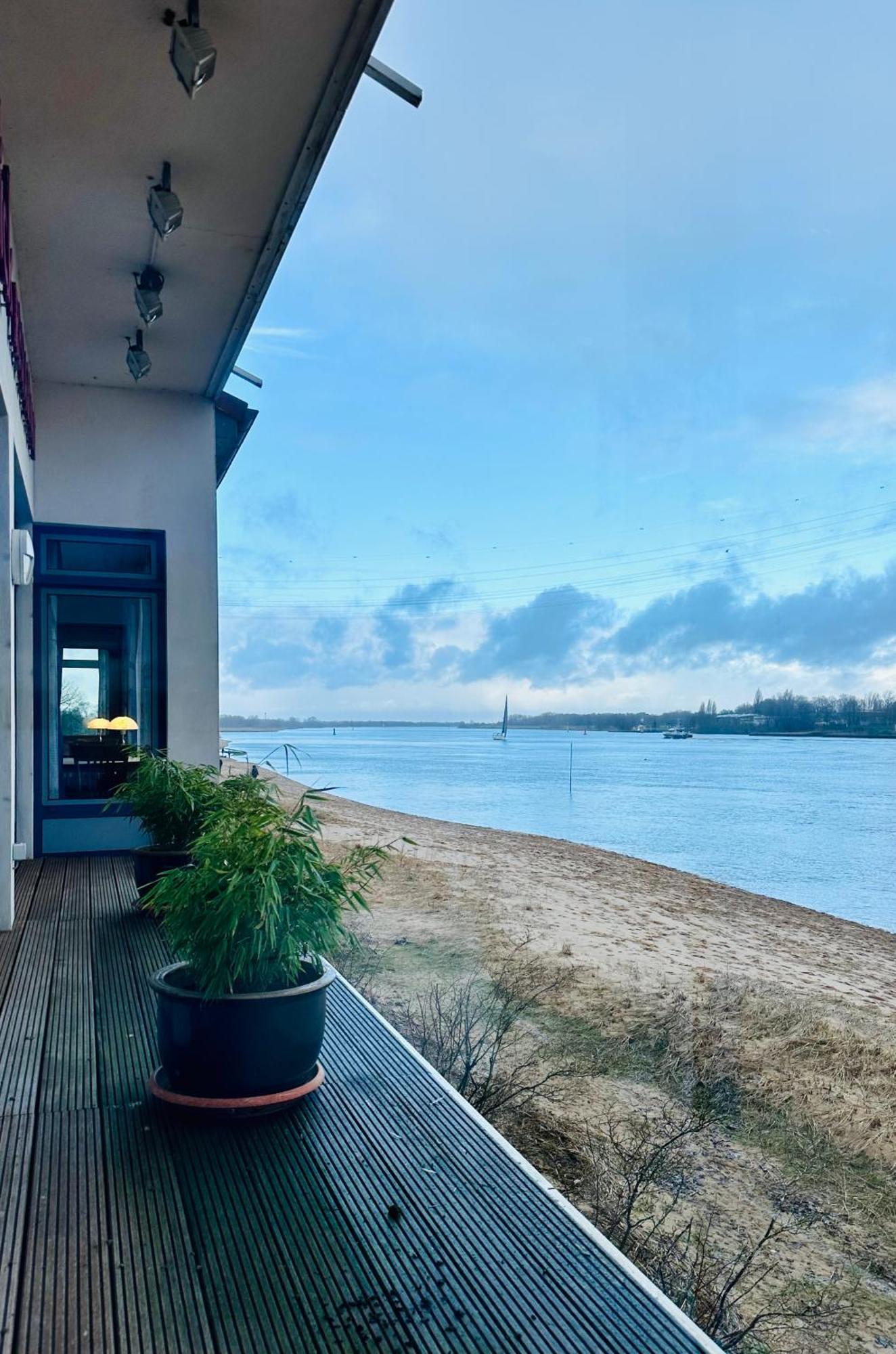 Gaestehaus Weserblick Am Weser-Sandstrand Berne Zewnętrze zdjęcie