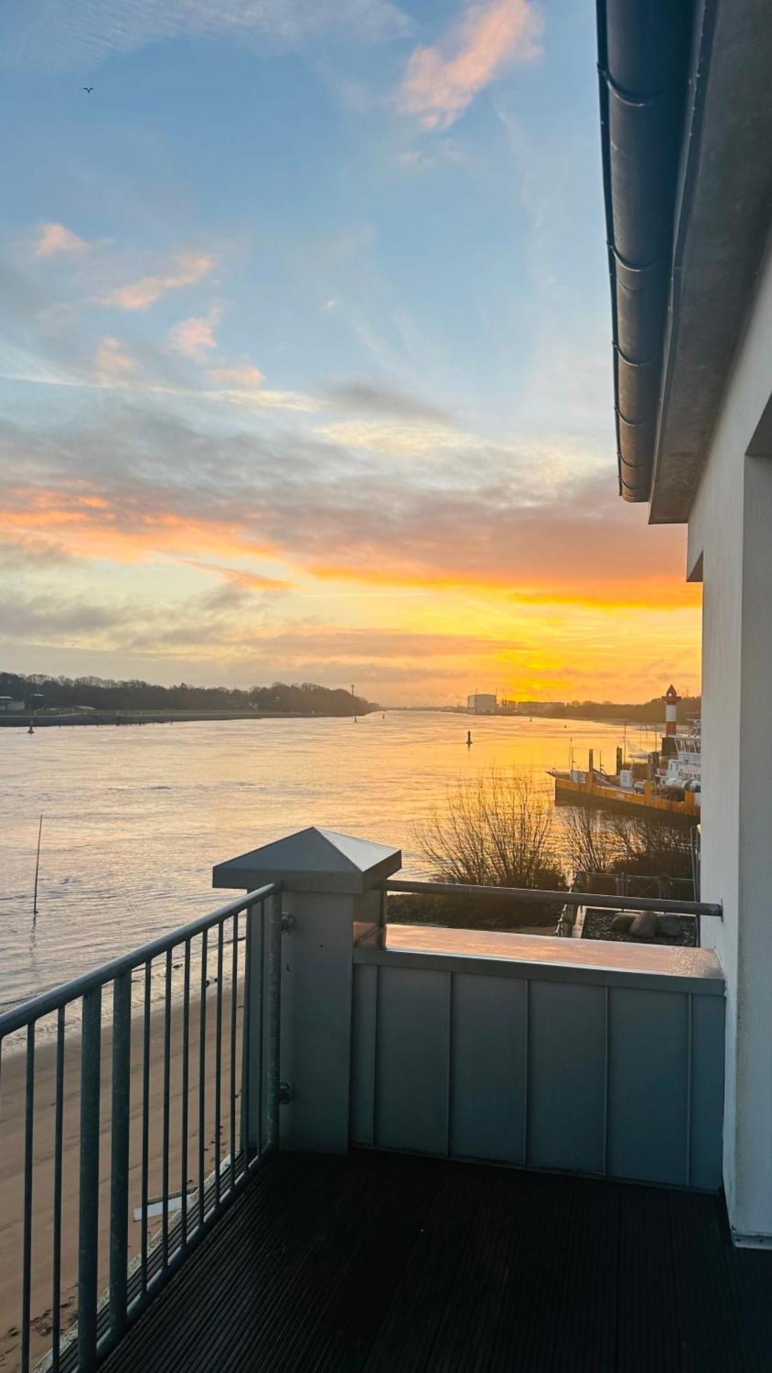 Gaestehaus Weserblick Am Weser-Sandstrand Berne Zewnętrze zdjęcie