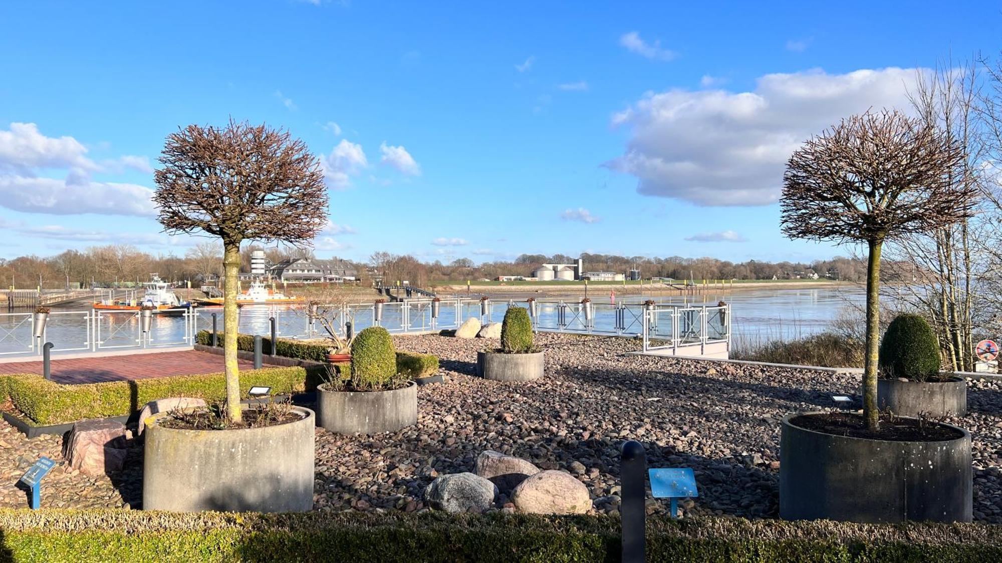 Gaestehaus Weserblick Am Weser-Sandstrand Berne Zewnętrze zdjęcie
