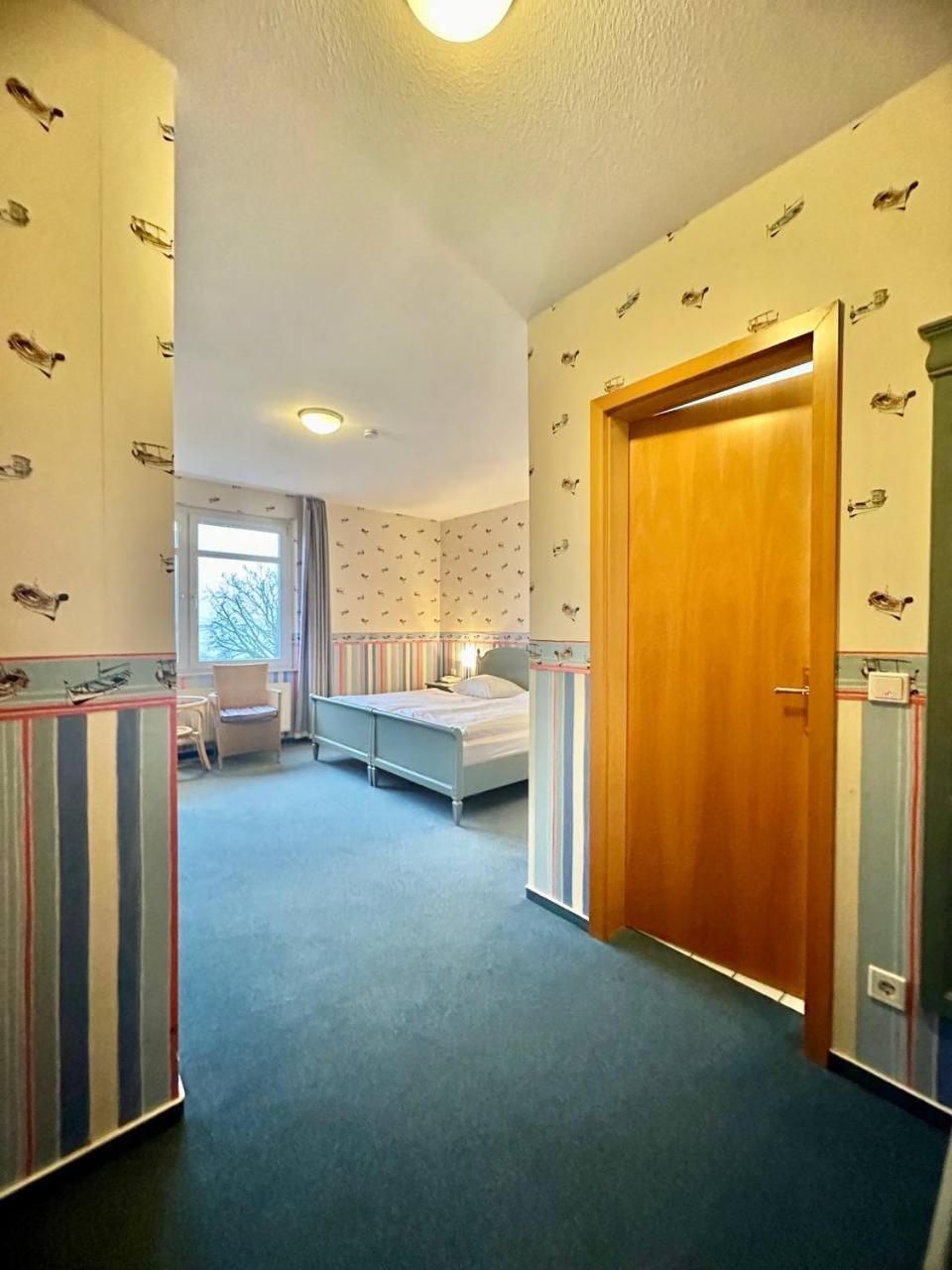 Gaestehaus Weserblick Am Weser-Sandstrand Berne Zewnętrze zdjęcie
