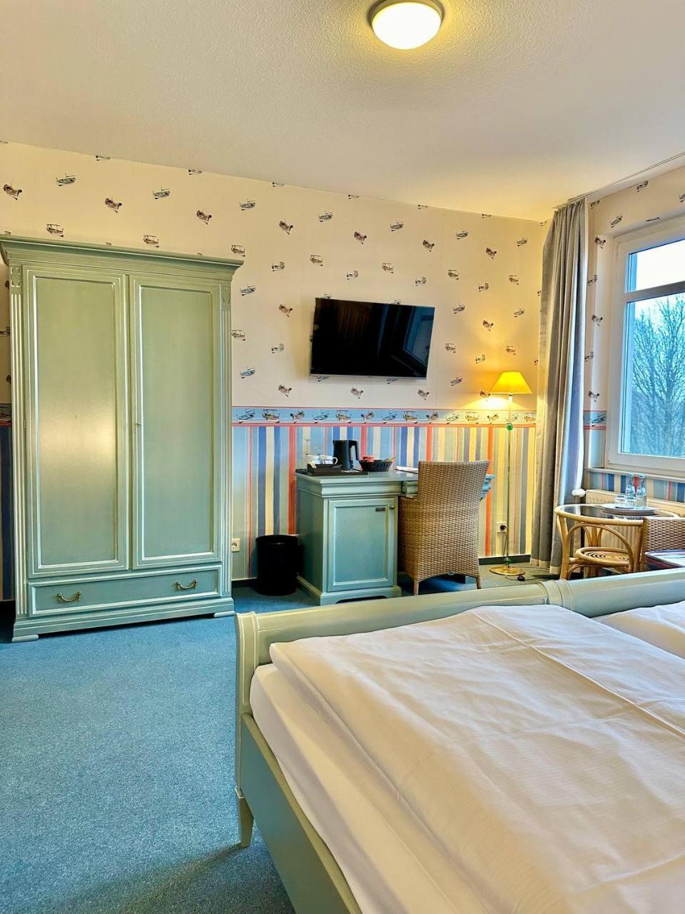 Gaestehaus Weserblick Am Weser-Sandstrand Berne Zewnętrze zdjęcie