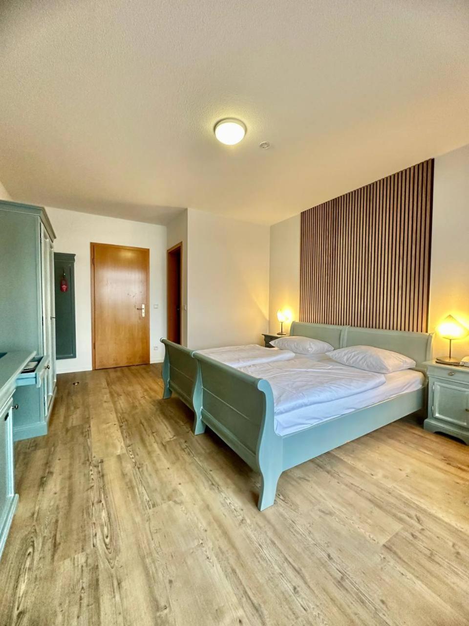 Gaestehaus Weserblick Am Weser-Sandstrand Berne Zewnętrze zdjęcie