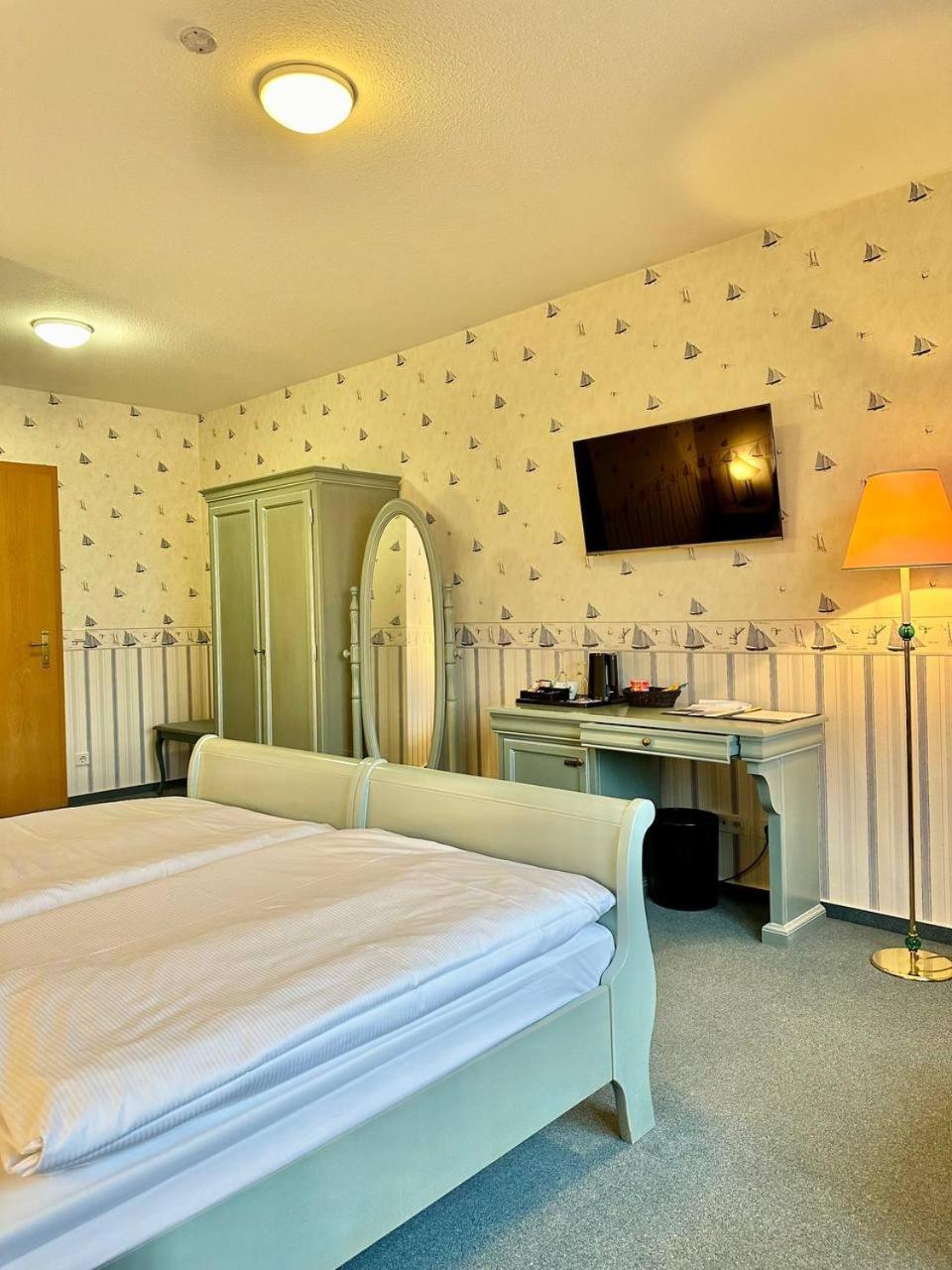 Gaestehaus Weserblick Am Weser-Sandstrand Berne Zewnętrze zdjęcie