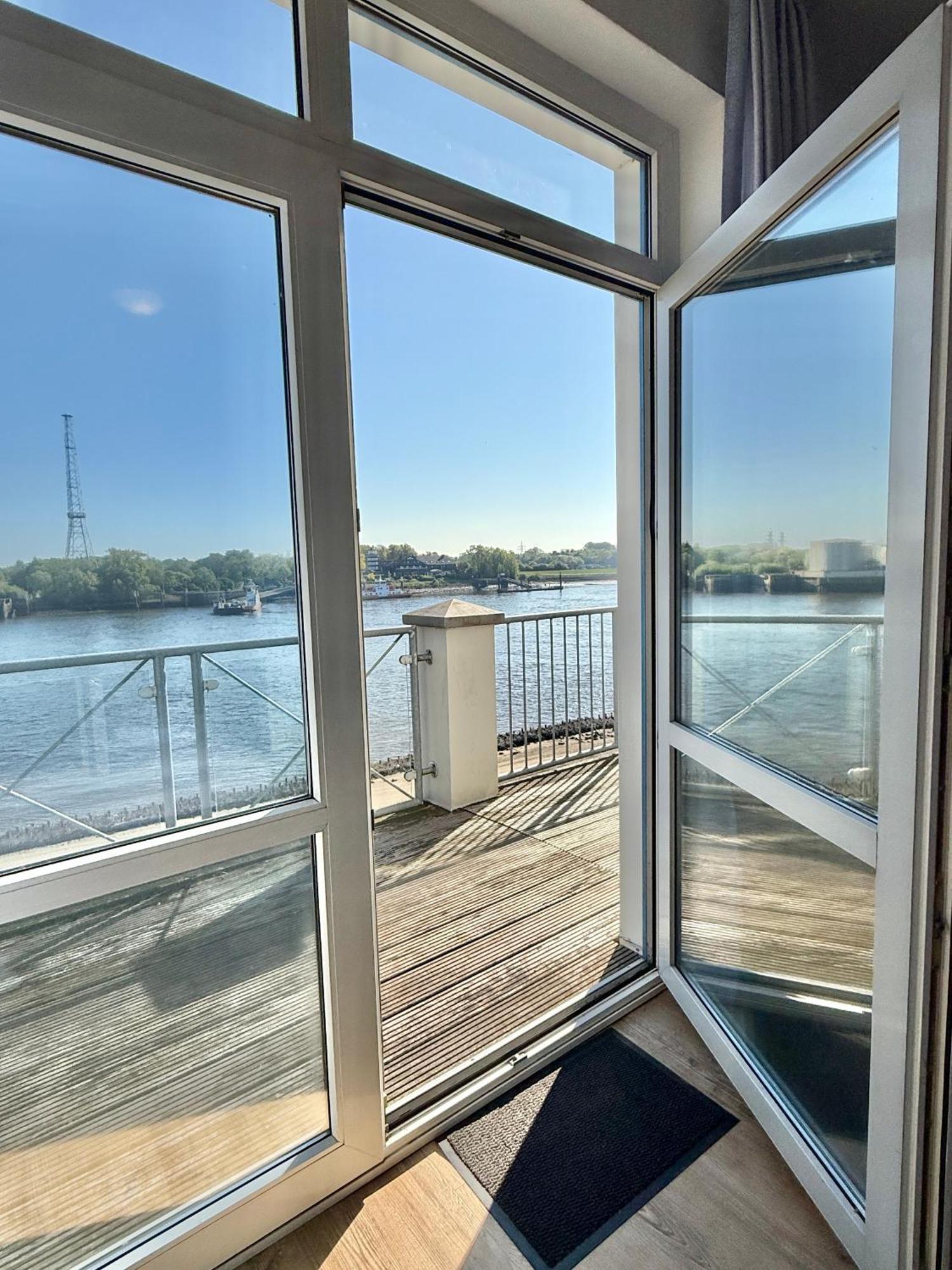 Gaestehaus Weserblick Am Weser-Sandstrand Berne Zewnętrze zdjęcie