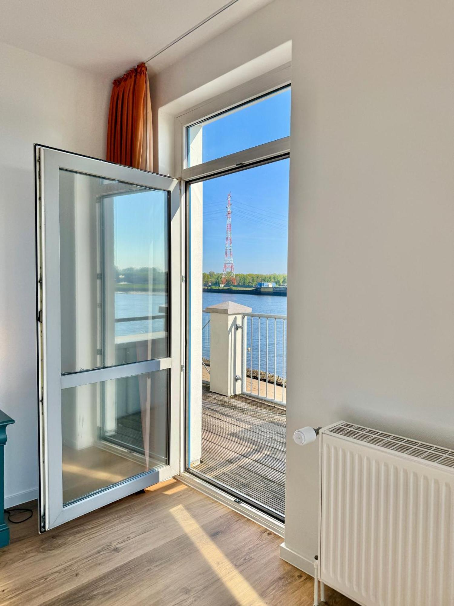Gaestehaus Weserblick Am Weser-Sandstrand Berne Zewnętrze zdjęcie