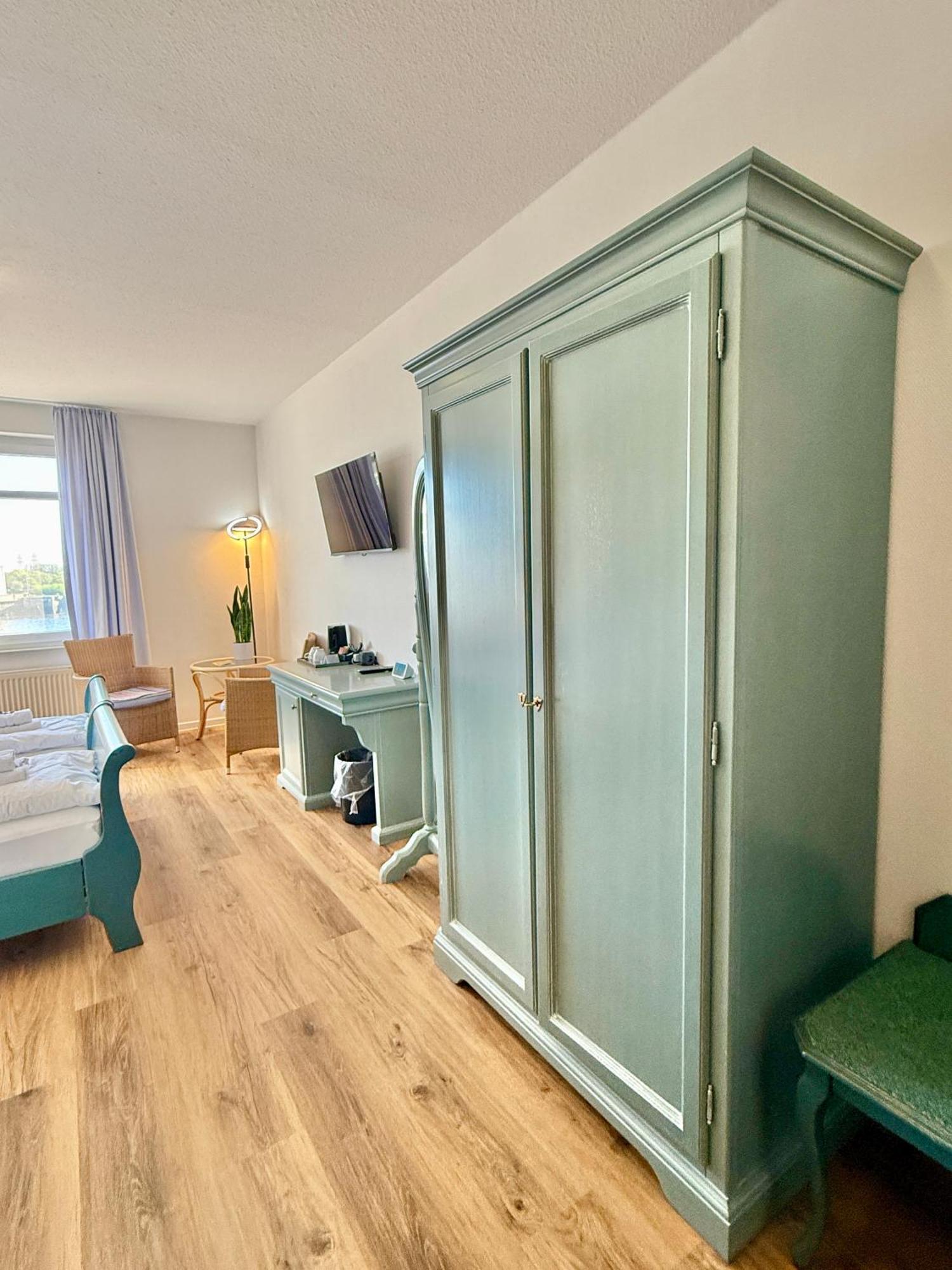 Gaestehaus Weserblick Am Weser-Sandstrand Berne Zewnętrze zdjęcie